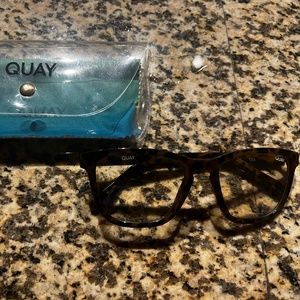 QUAY Australia Glasses